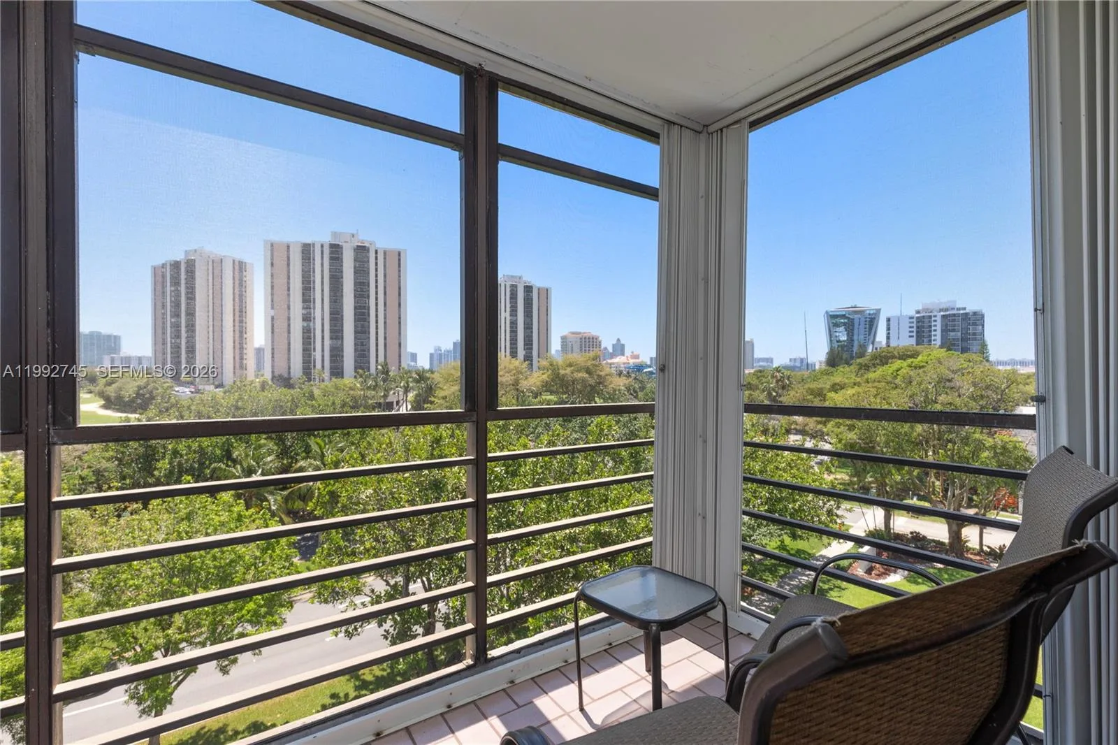 20400 W Country Club Dr # 605, Aventura, FL 33180 photo 4