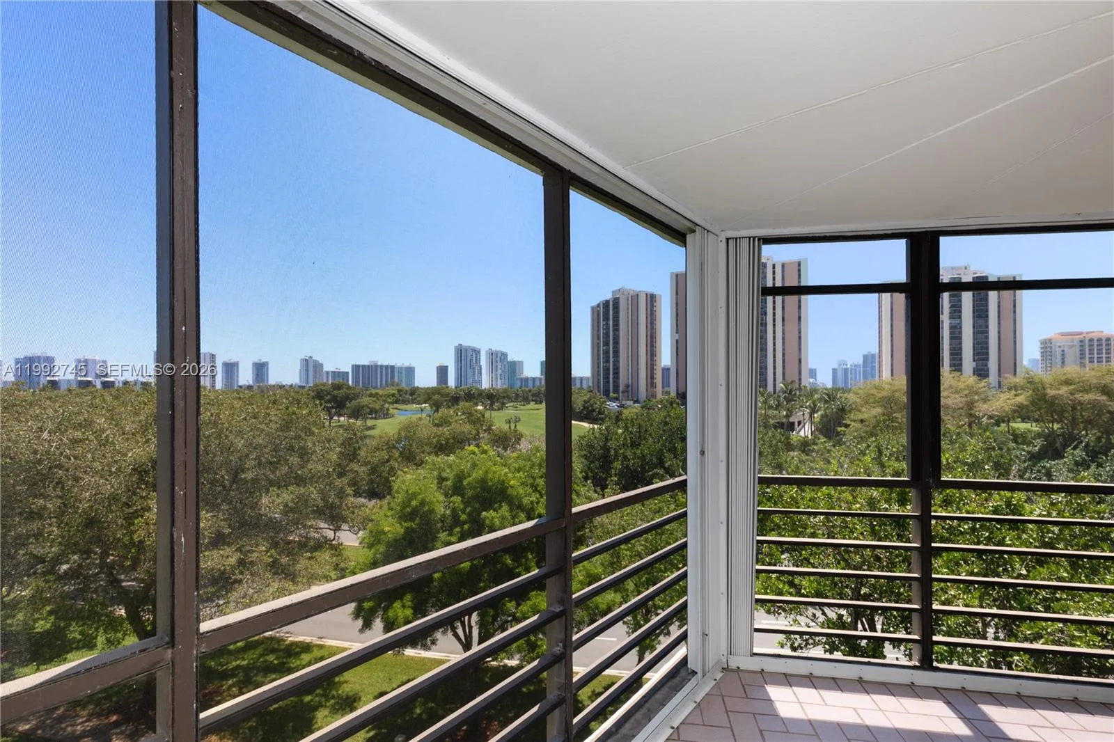 20400 W Country Club Dr # 605, Aventura, FL 33180 photo 7