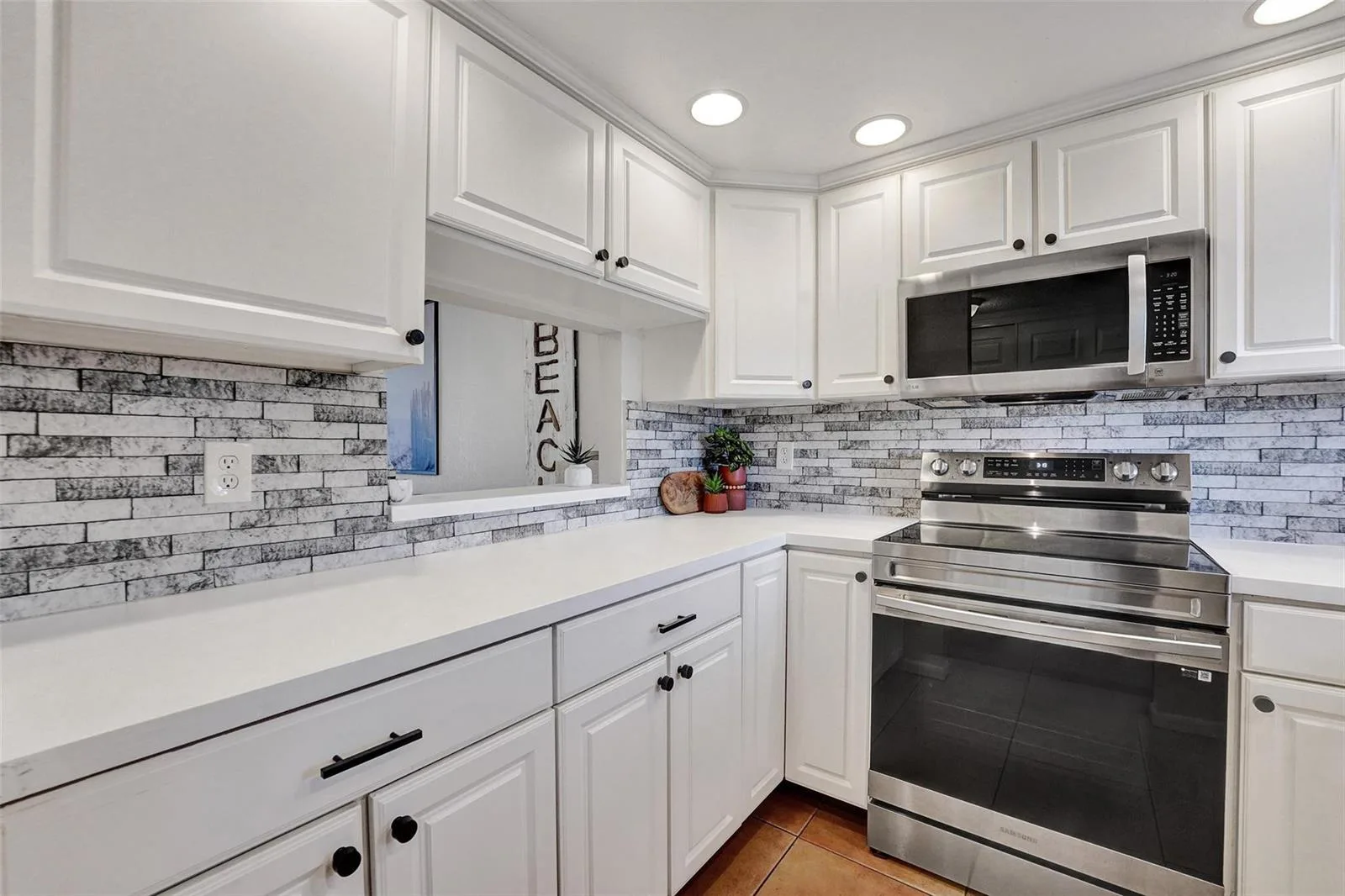 6570 Royal Palm Boulevard # 210j, Margate, FL 33063