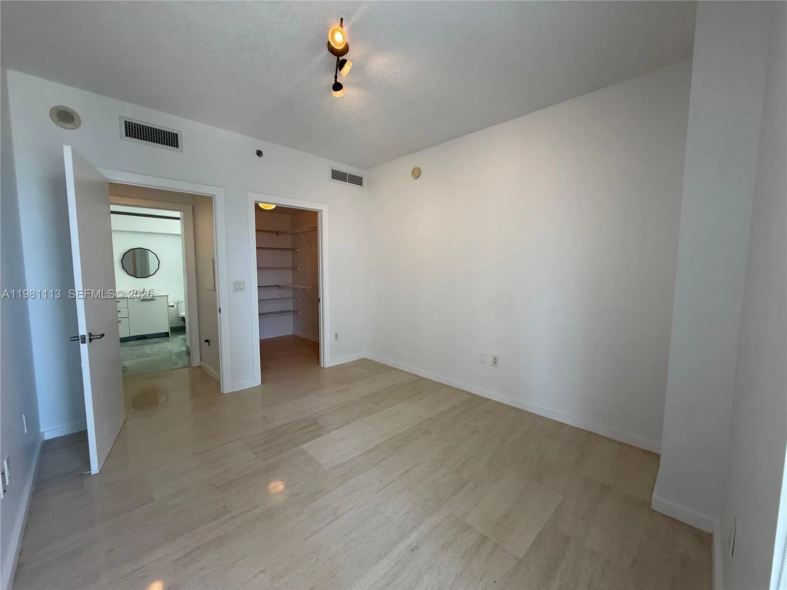 1050 Brickell Ave # 3202, Miami, FL 33131 photo 11