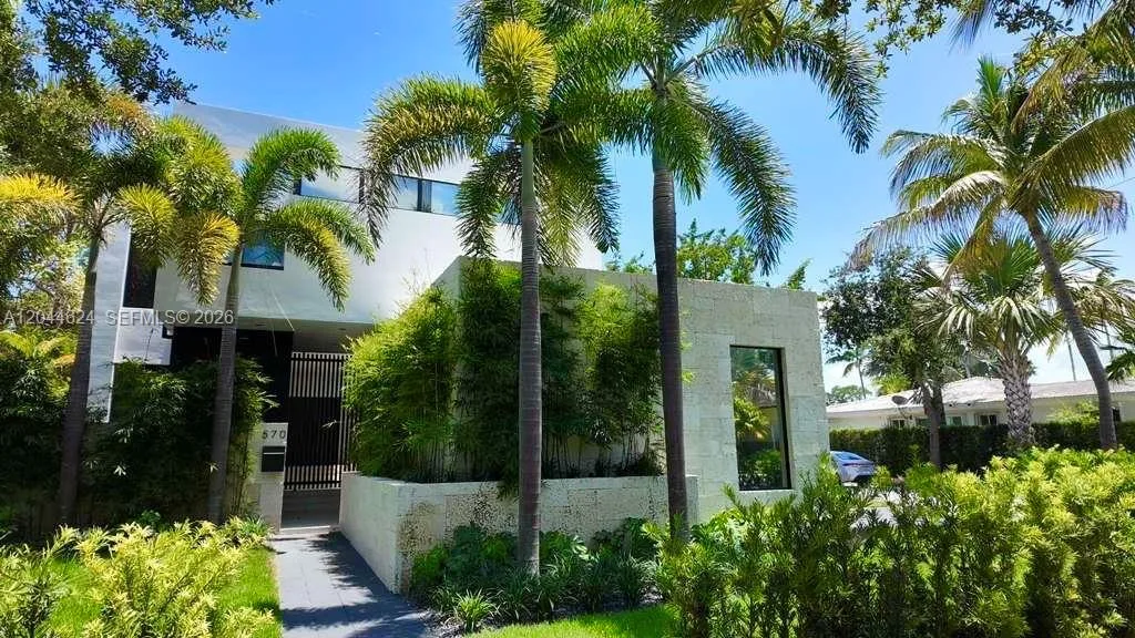 570 S Shore Dr, Miami Beach, FL 33141