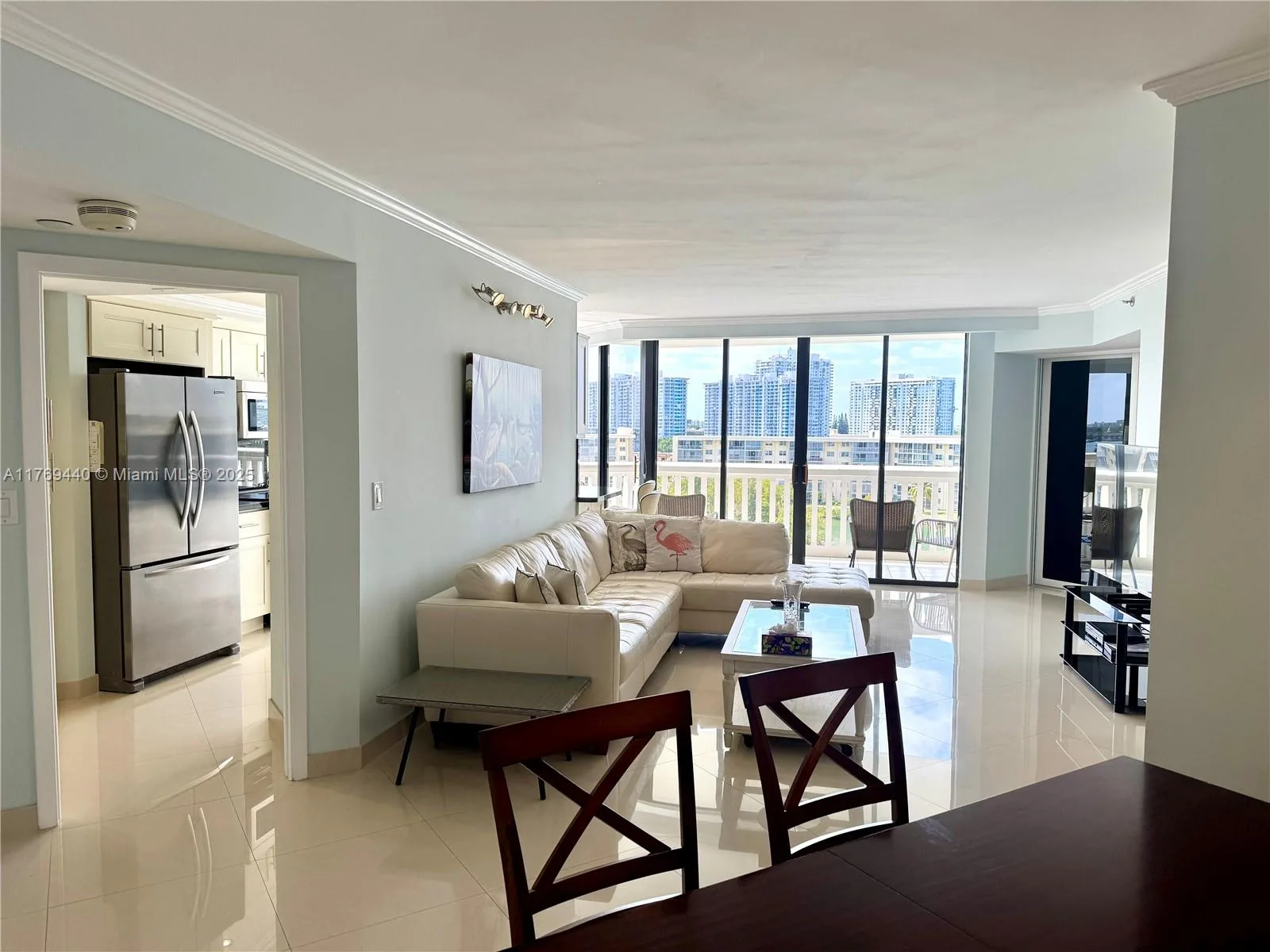 1000 ISLAND BL # 710, Aventura, FL 33160 photo 2