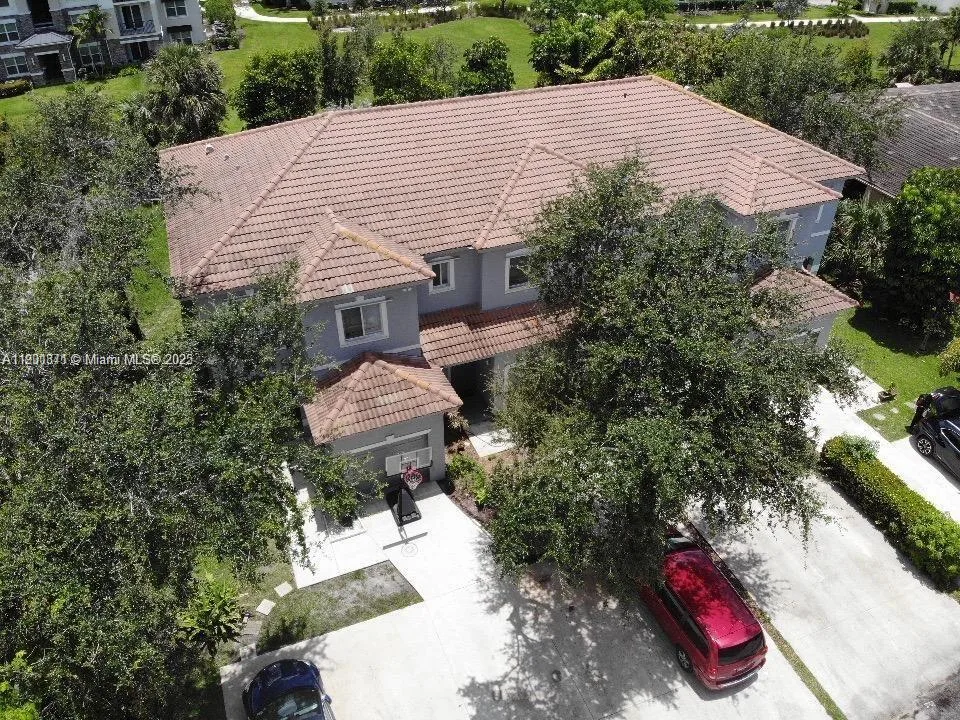 8706 NW 38th Dr, Coral Springs, FL 33065 photo 2
