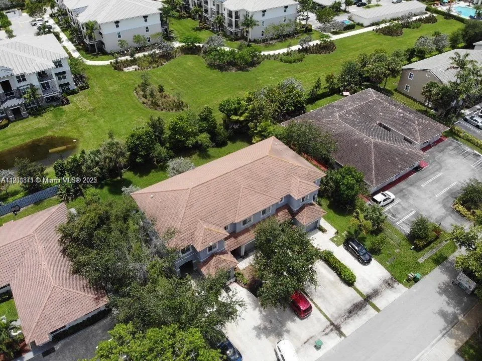 8706 NW 38th Dr, Coral Springs, FL 33065 photo 3