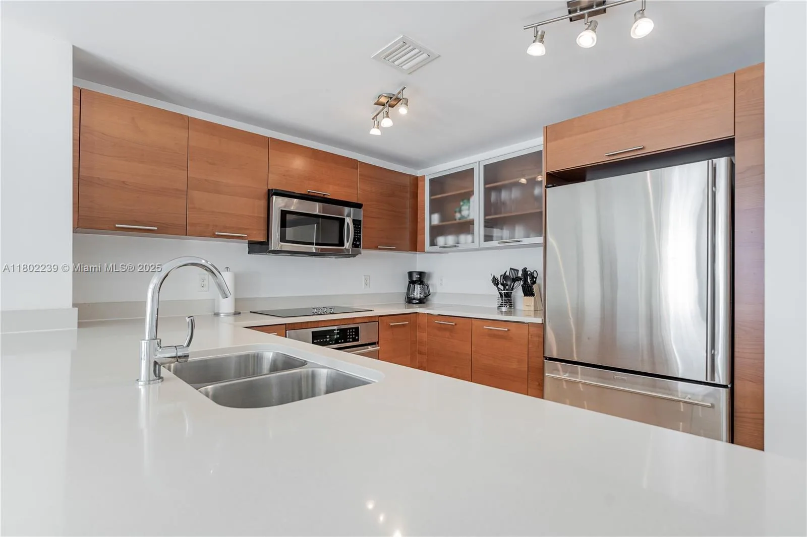 3250 NE 1st Ave # 702, Miami, FL 33137 photo 6
