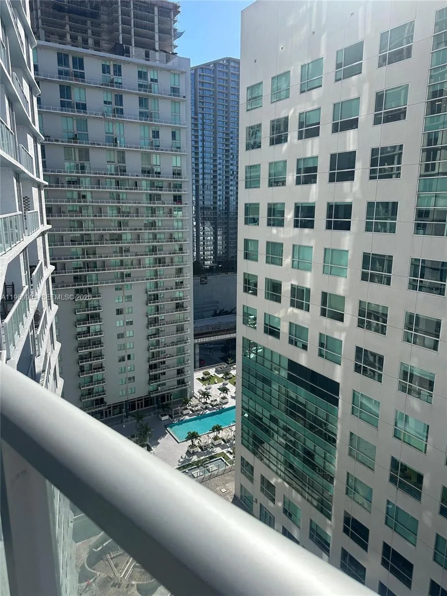 185 SW 7th St # 2406, Miami, FL 33130