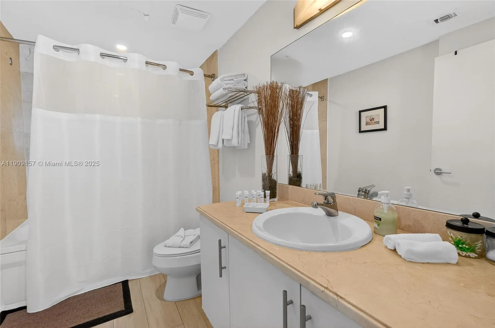 2889 Mcfarlane Rd # 1001, Miami, FL 33133 photo 12