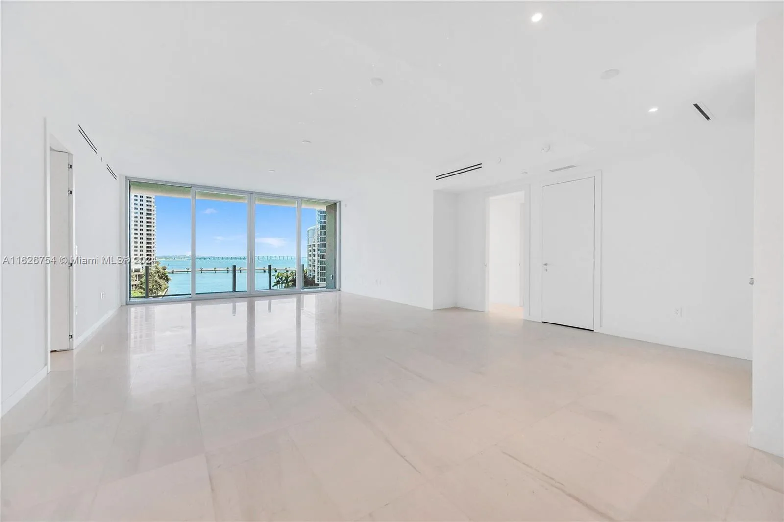 300 Biscayne Blvd Way # 703, Miami, FL 33131 photo 3