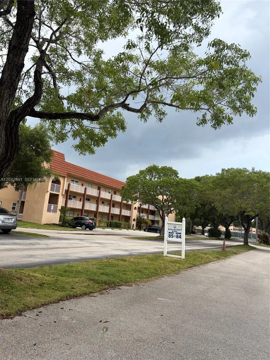 2741 N Pine Island Rd # 109, Sunrise, FL 33322