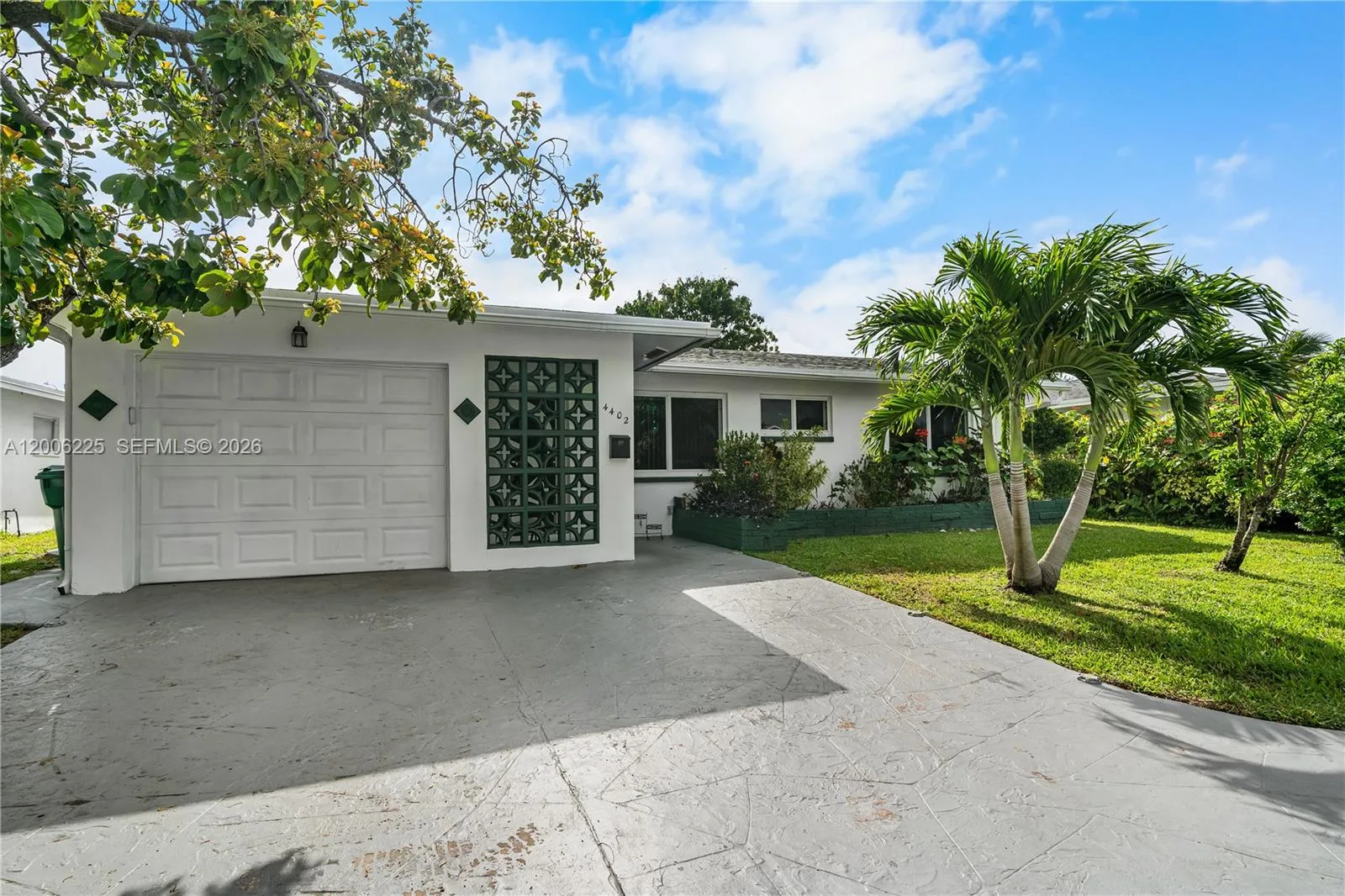4402 NW 44th Ave, Tamarac, FL 33319 photo 2