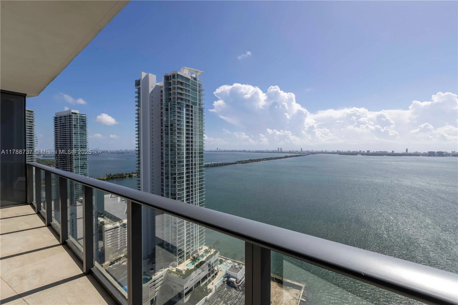 460 NE 28th St # 3703, Miami, FL 33137 photo 4