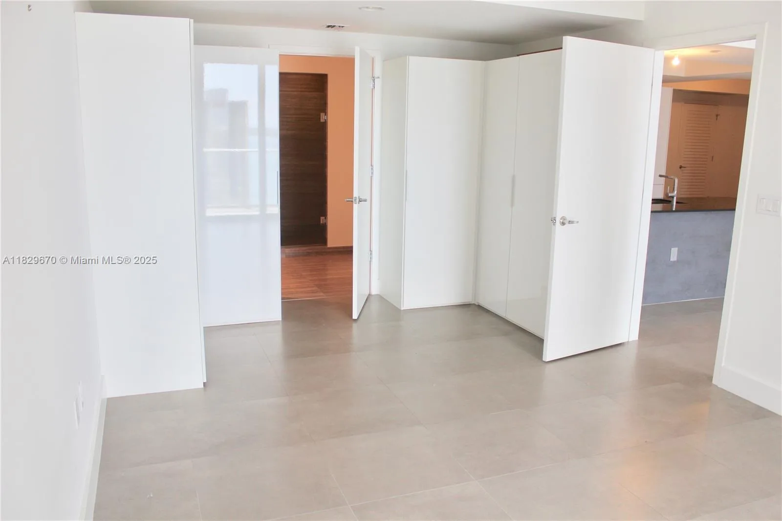 1010 Brickell Ave # 3403, Miami, FL 33131 photo 11