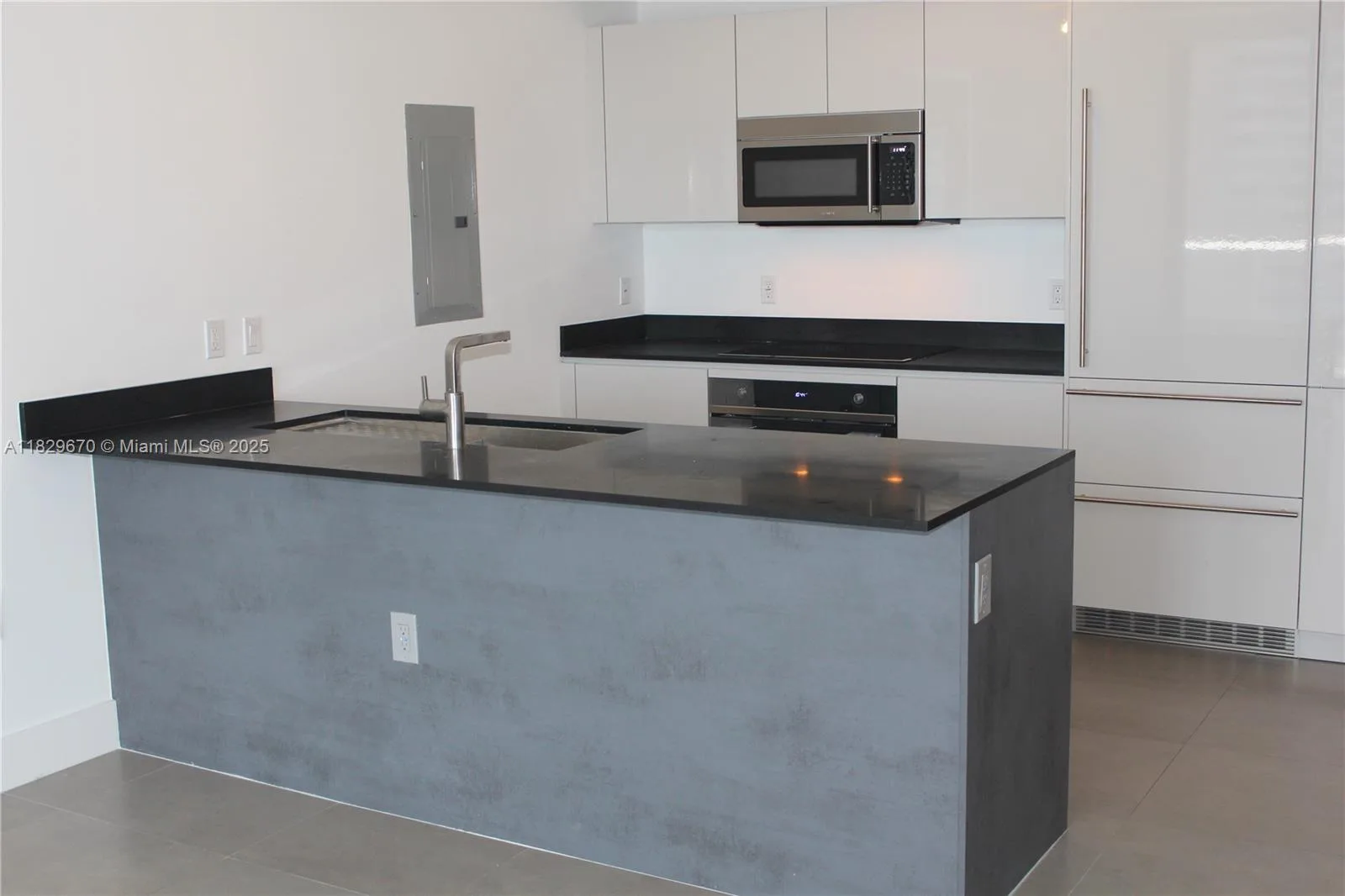 1010 Brickell Ave # 3403, Miami, FL 33131 photo 9