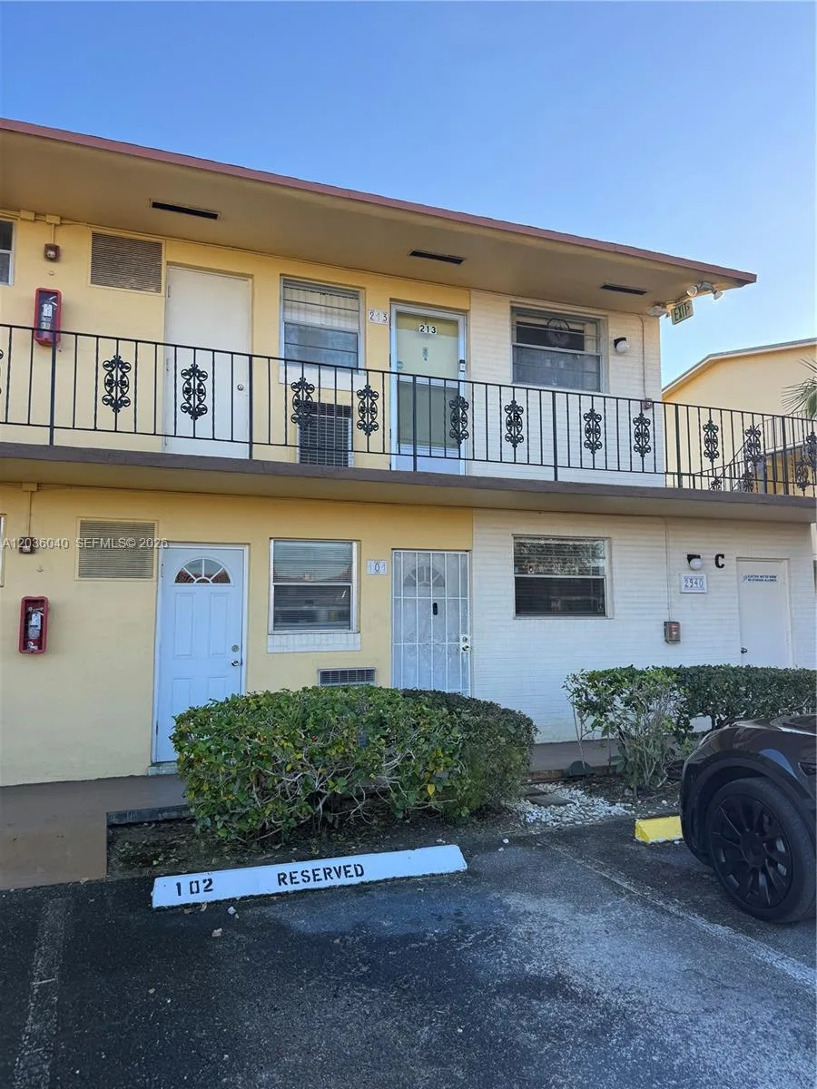 2940 NE 203rd St # C-213, Aventura, FL 33180 photo 12