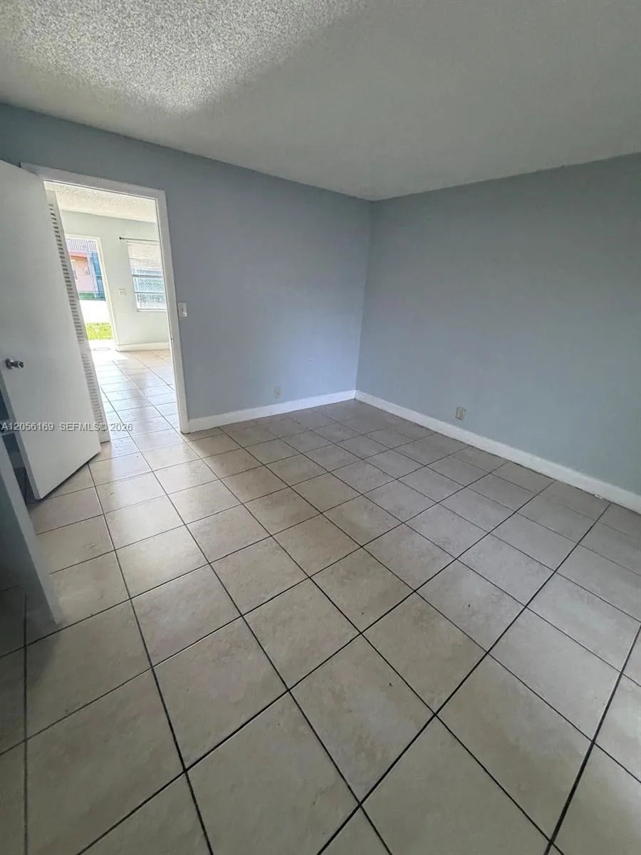 95 NE 41st St # N202, Oakland Park, FL 33334 photo 3