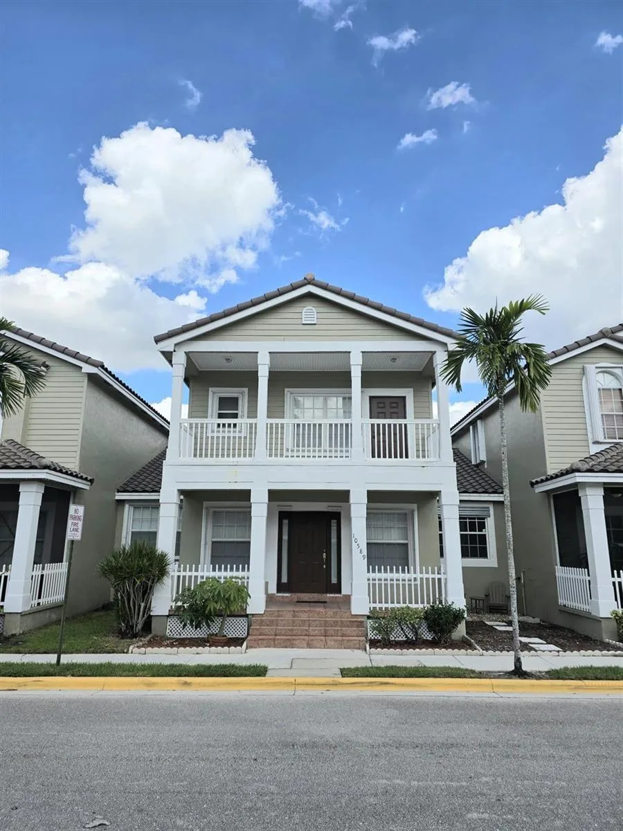 10589 NW 56th Place, Coral Springs, FL 33076 photo 2