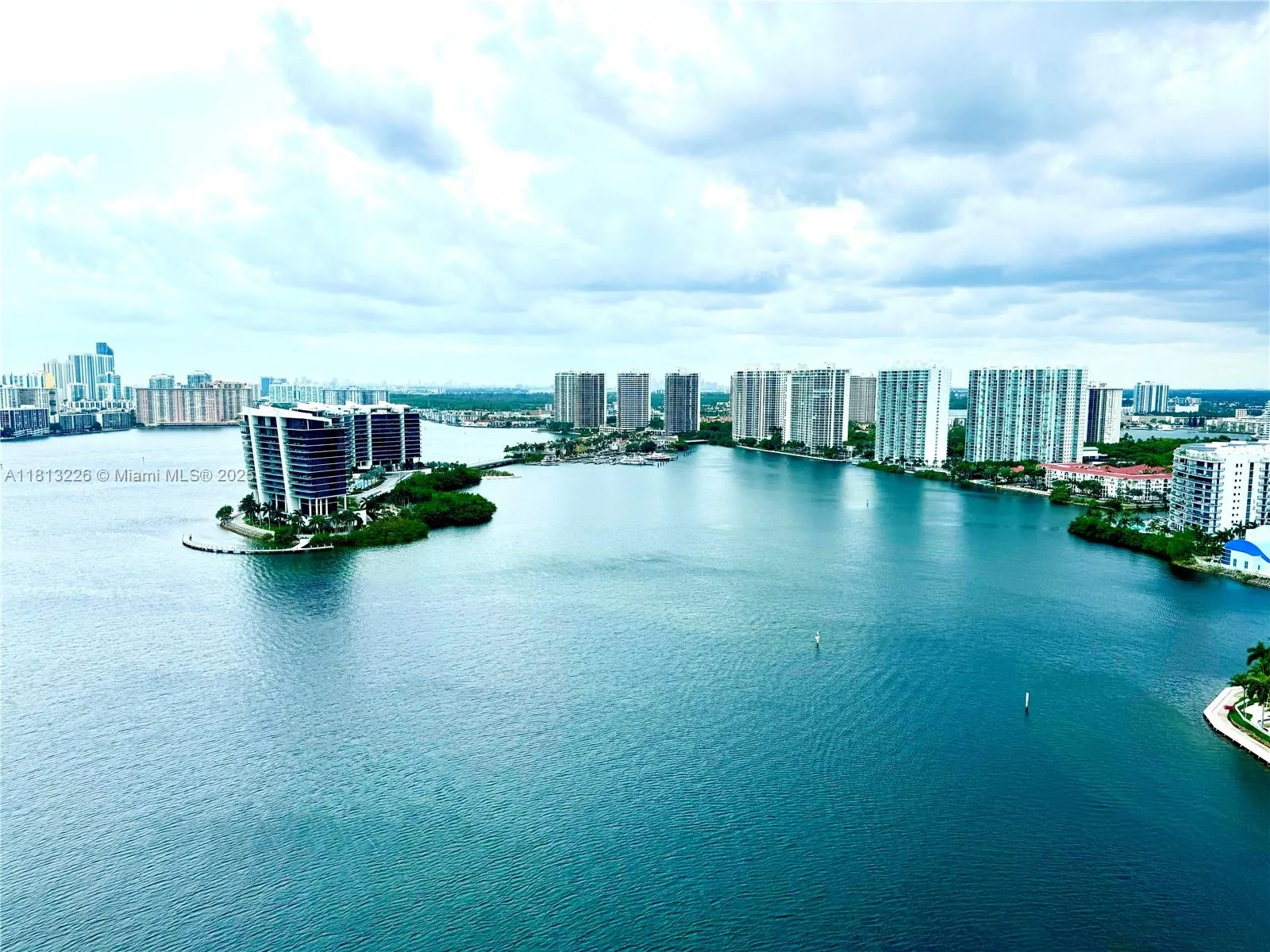 3530 Mystic Pointe Dr # 3001, Aventura, FL 33180