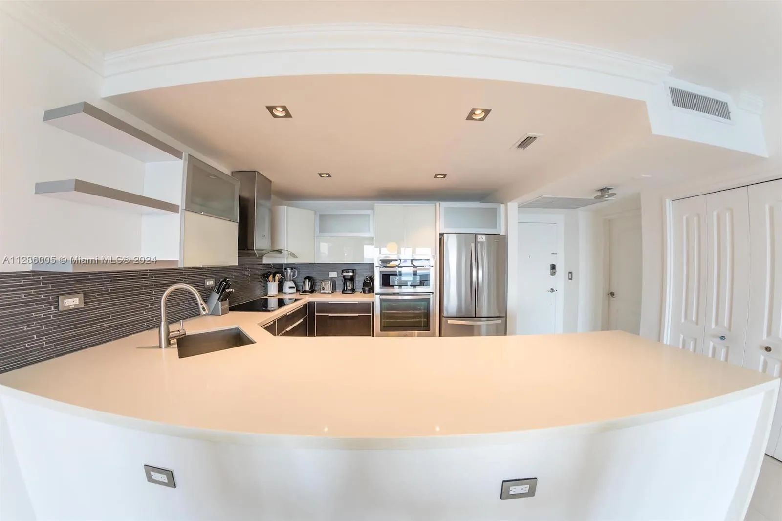 5601 Collins Ave # 1206, Miami Beach, FL 33140 photo 8