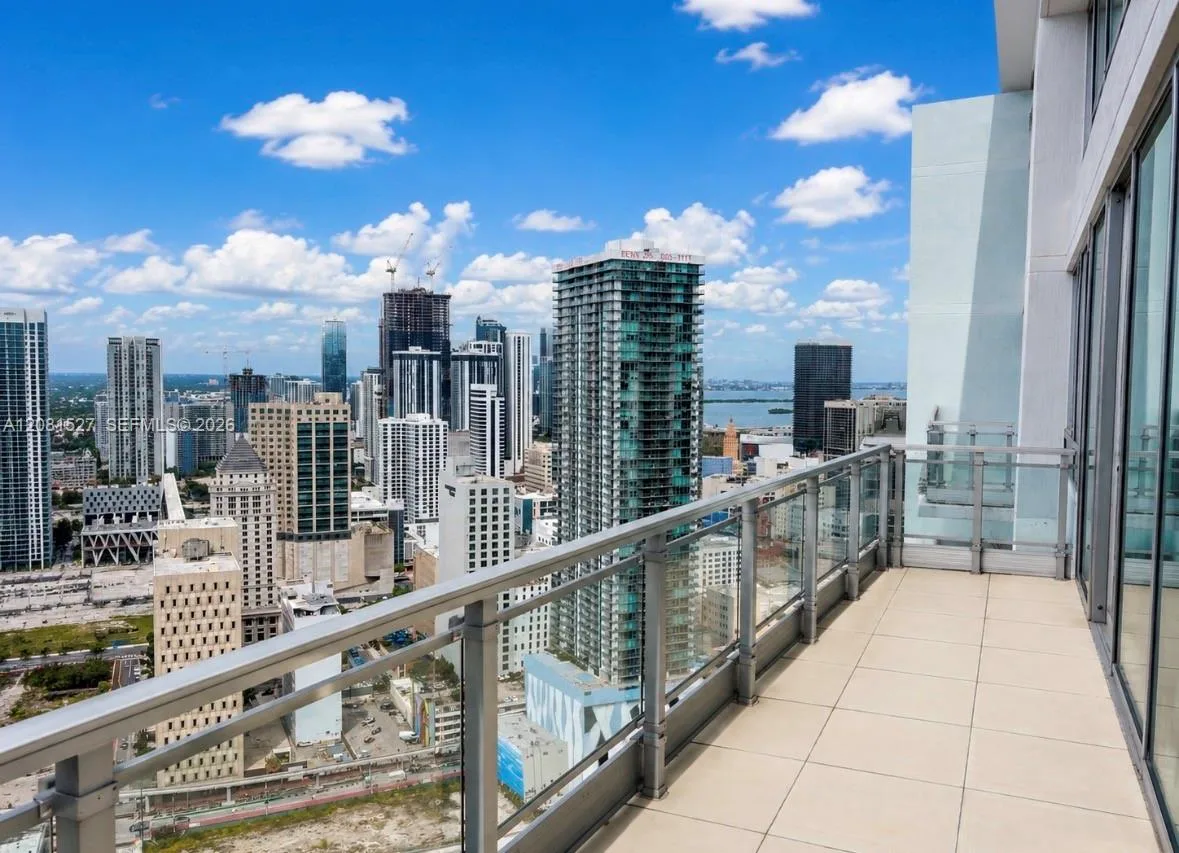 90 SW 3rd St # PH08, Miami, FL 33130