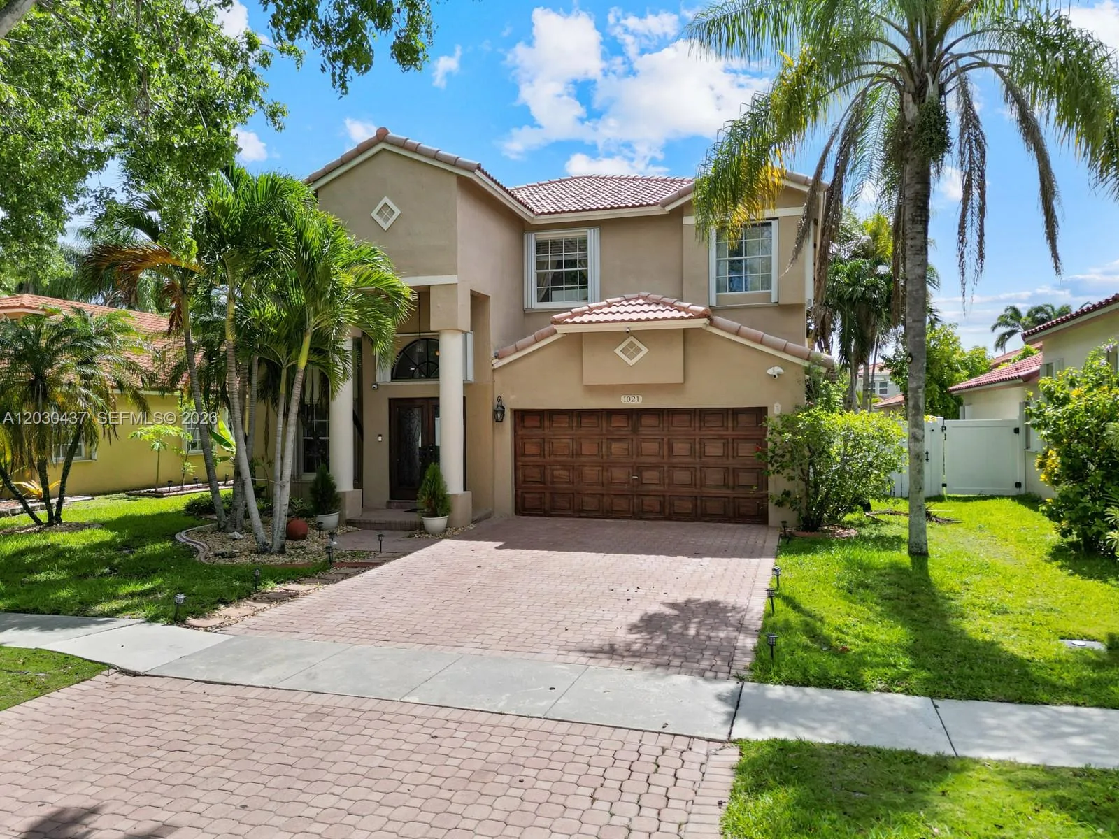 1021 NW 185th Ter, Pembroke Pines, FL 33029