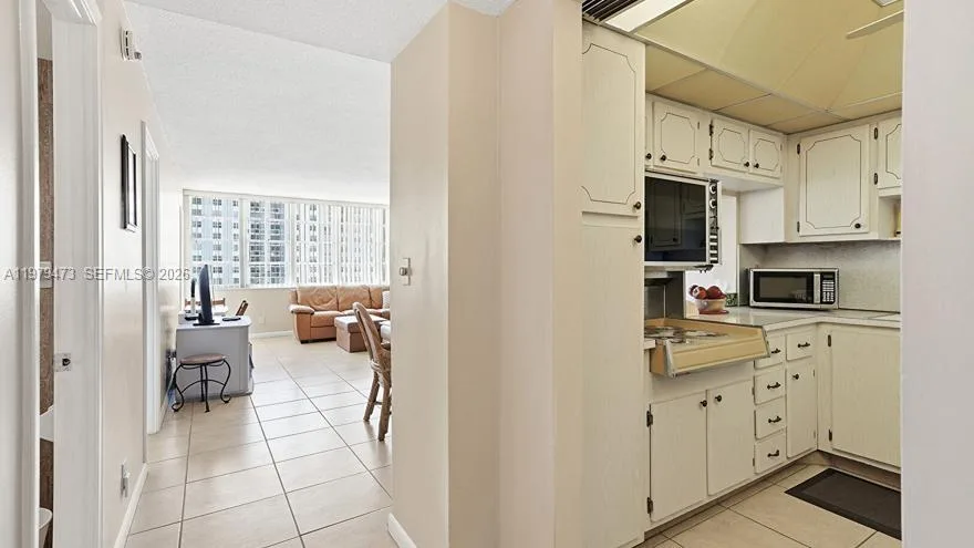 1825 S Ocean Dr # 811, Hallandale Beach, FL 33009 photo 8