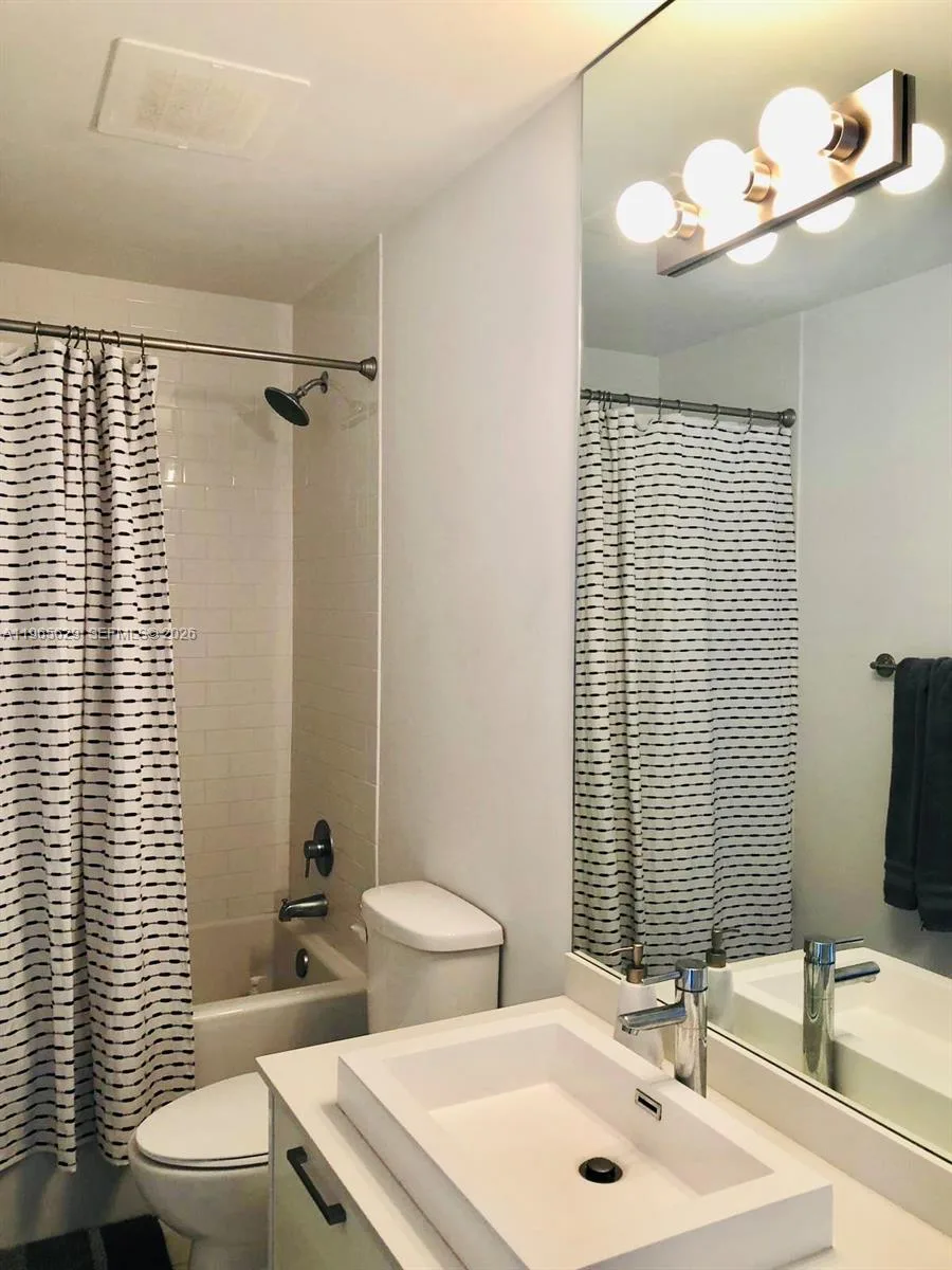151 SE 1st St # 1808, Miami, FL 33131 photo 12