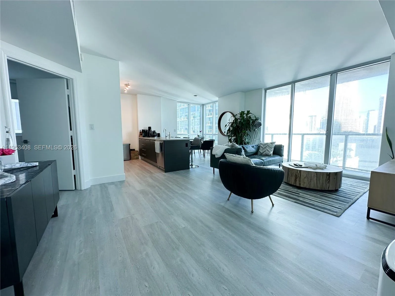55 SE 6th St # 1601, Miami, FL 33131 photo 9