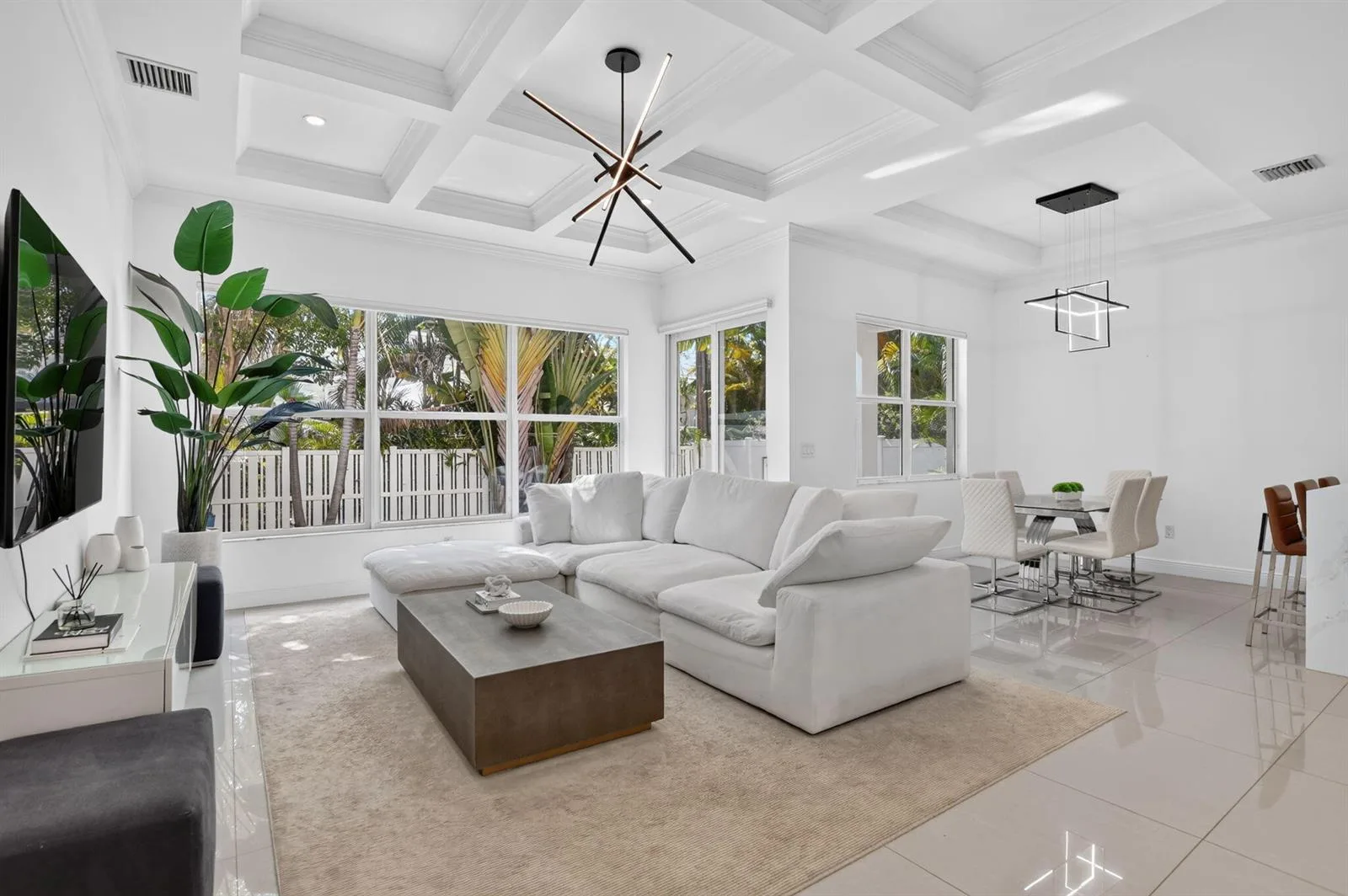 500 NE Wavecrest Way, Boca Raton, FL 33432