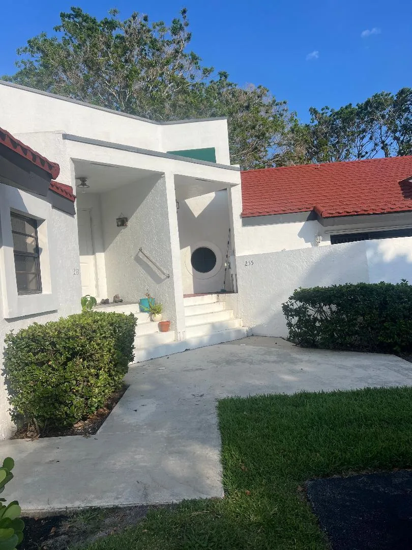 255 NW 36th Avenue, Deerfield Beach, FL 33442