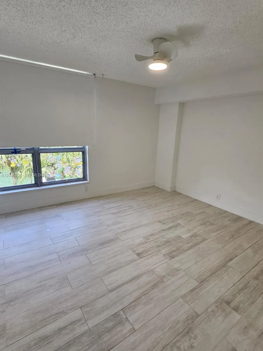 3530 Mystic Pointe Dr # 405, Aventura, FL 33180 photo 12