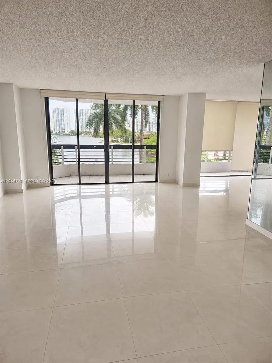 3530 Mystic Pointe Dr # 405, Aventura, FL 33180 photo 3