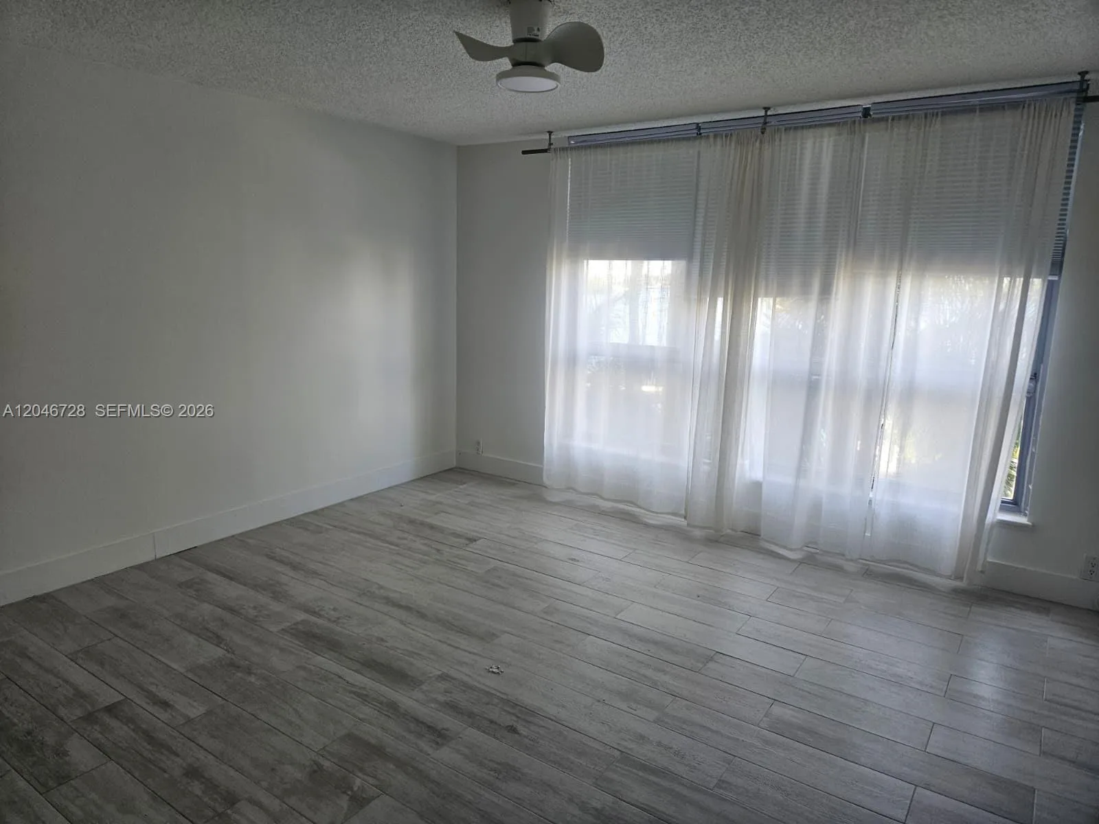 3530 Mystic Pointe Dr # 405, Aventura, FL 33180 photo 8