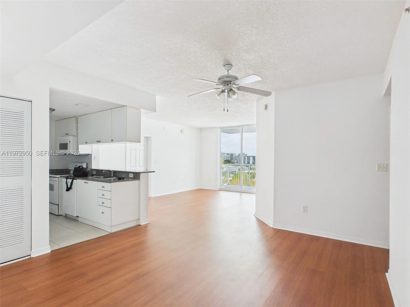 275 NE 18th St # 810, Miami, FL 33132 photo 2