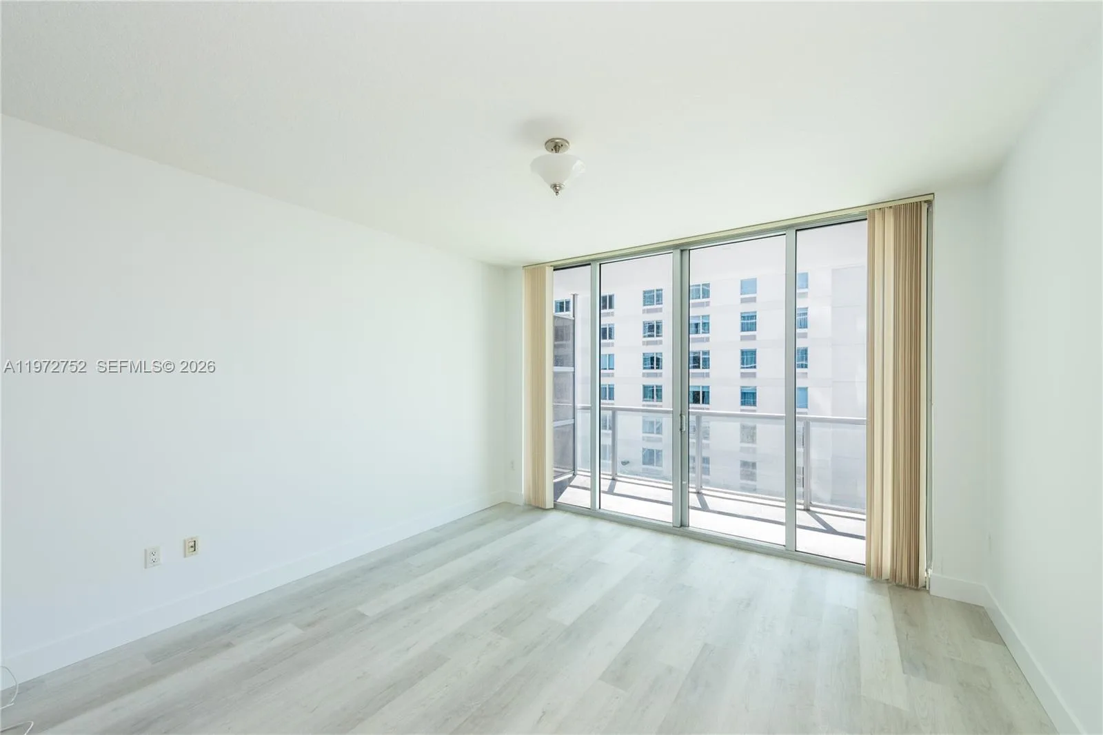 79 SW 12th St # 1105-S, Miami, FL 33130 photo 2
