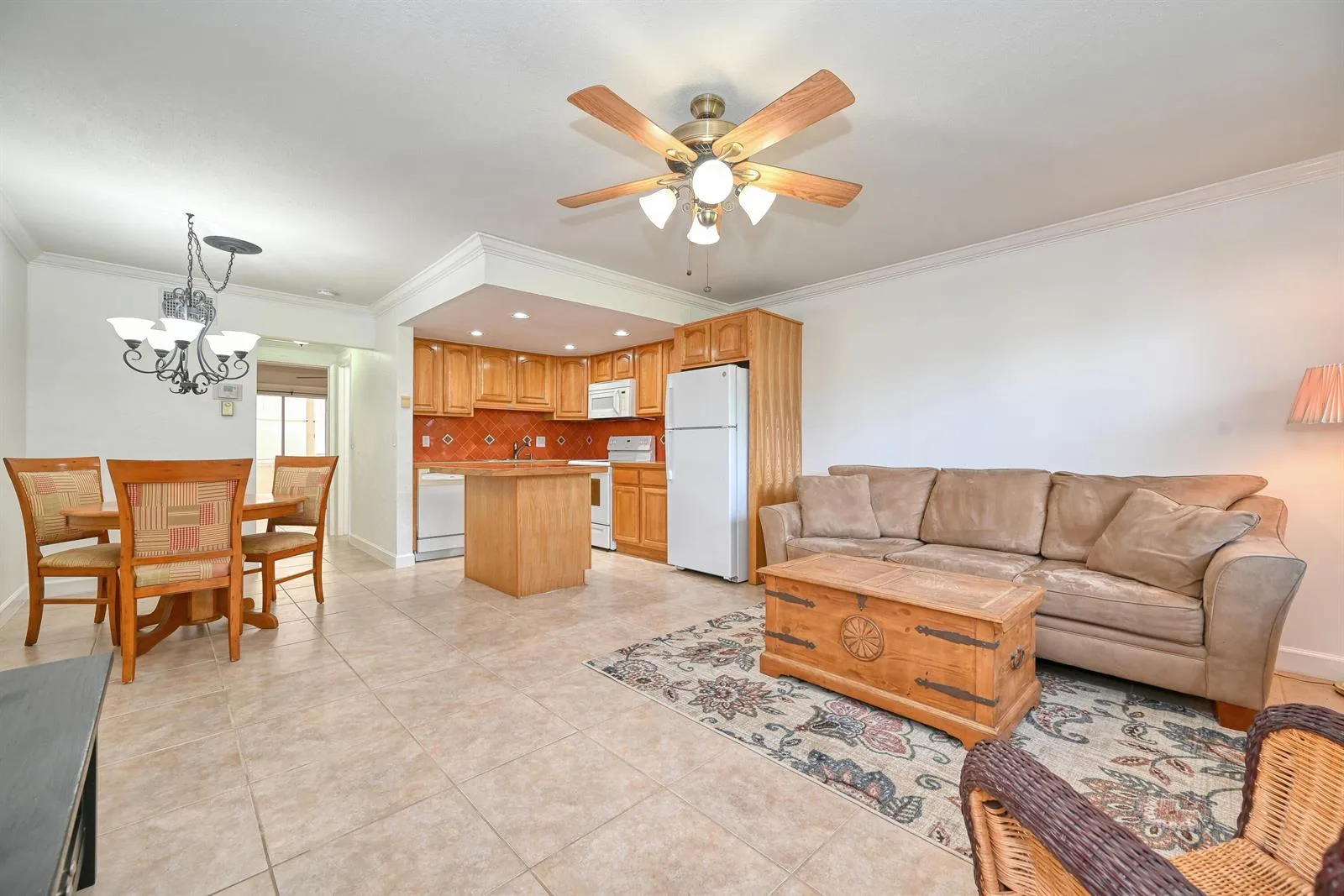 102 Coventry E # 102, West Palm Beach, FL 33417