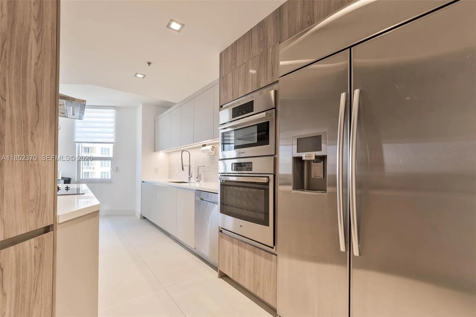 848 Brickell Key Dr # 1906, Miami, FL 33131 photo 10