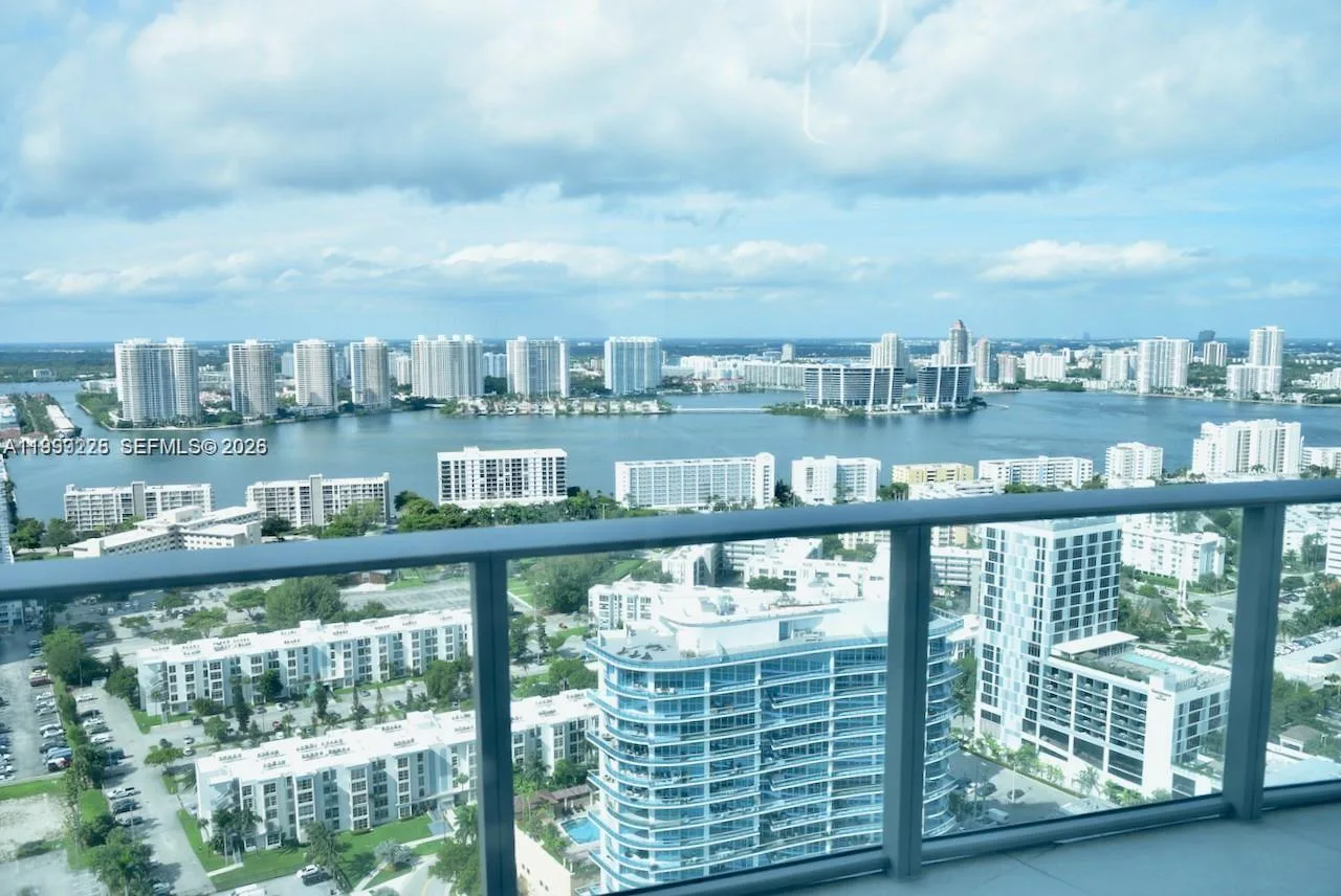 17475 Collins Ave # 2802, Sunny Isles Beach, FL 33160 photo 2