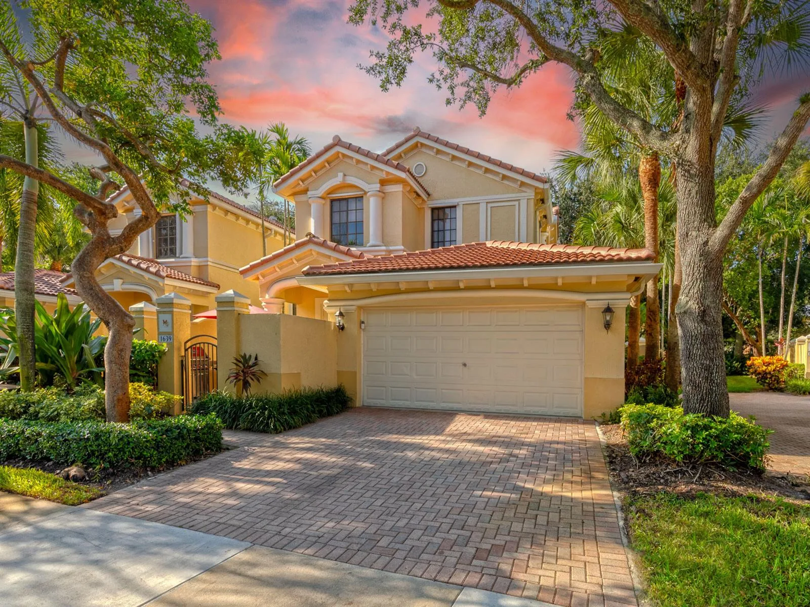 1639 PASSION VINE Circle # 16-4, Weston, FL 33326