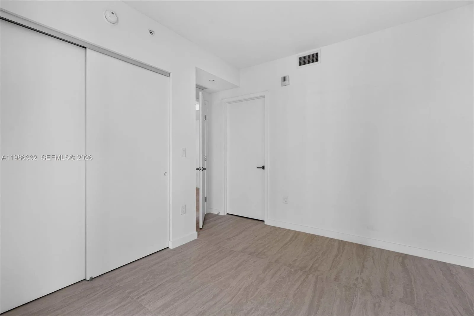 77 SE 5 St # 2015, Miami, FL 33131 photo 10
