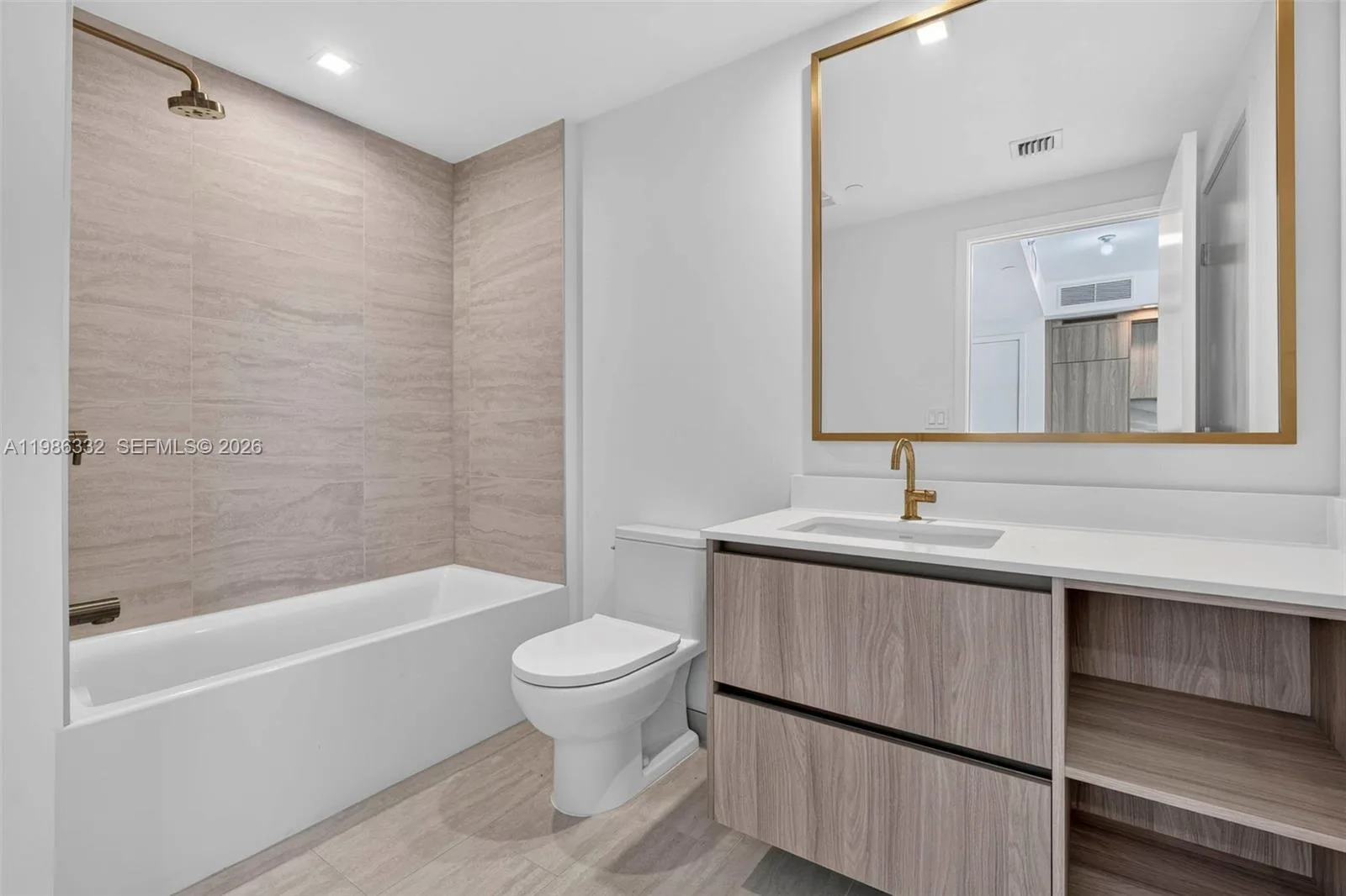 77 SE 5 St # 2015, Miami, FL 33131 photo 13