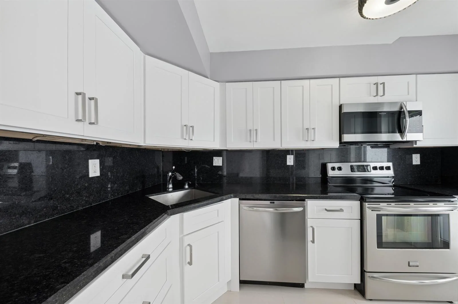 333 NE 21ST Avenue # 520, Deerfield Beach, FL 33441 photo 2
