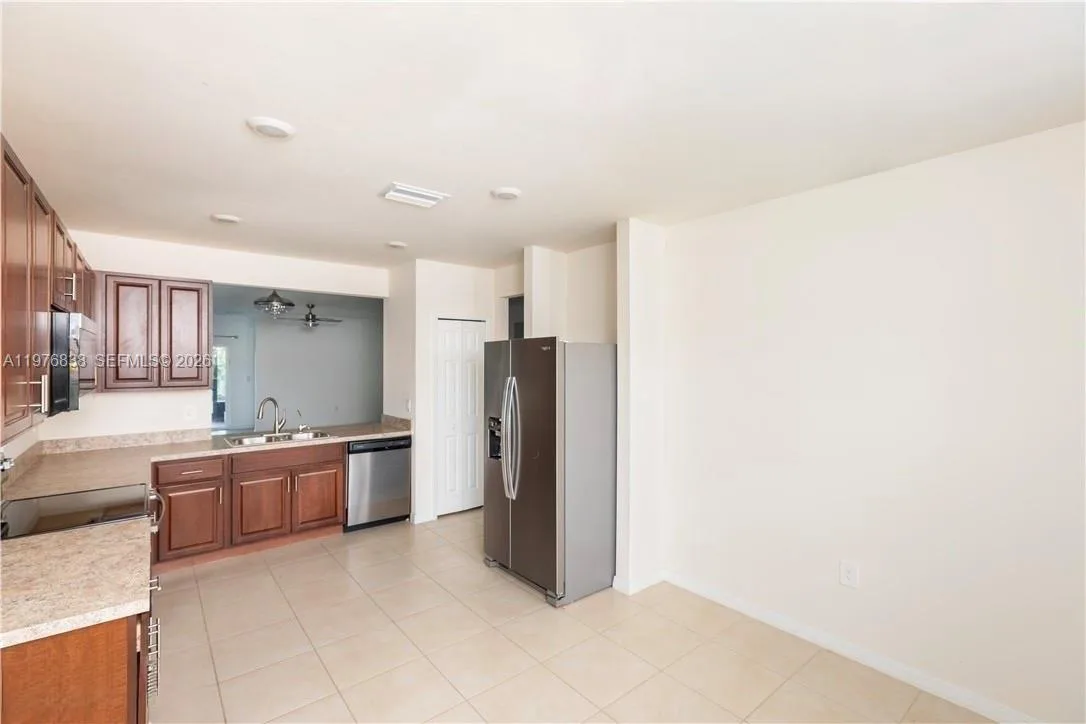 2802 40TH ST SW, Lehigh Acres, FL 33976 photo 3