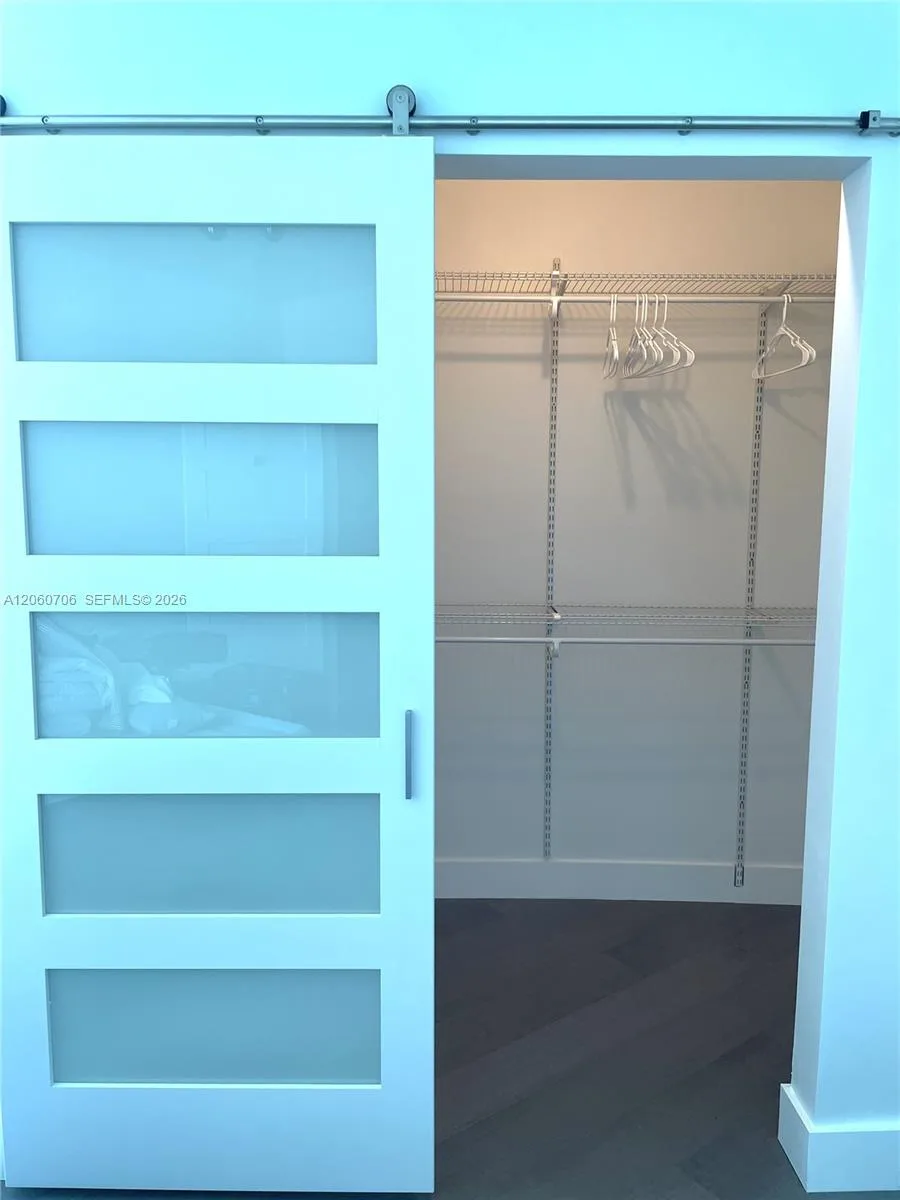 350 S Miami Ave # 3713, Miami, FL 33130 photo 11