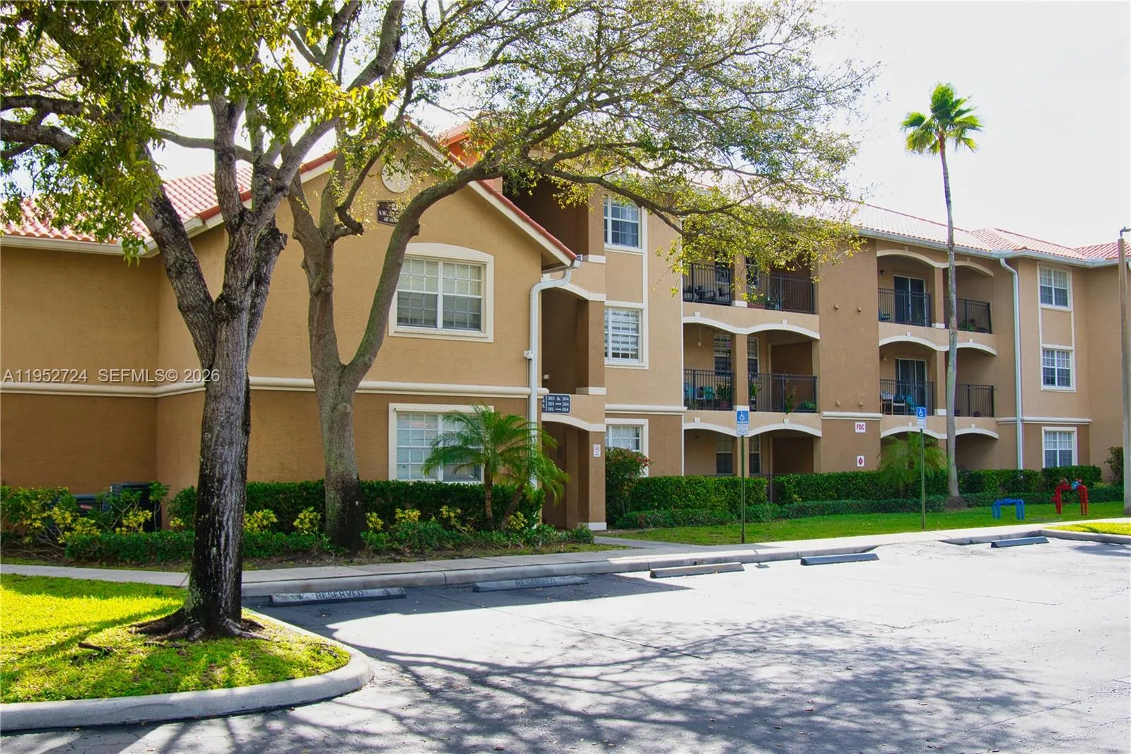 215 SW 117th Ter # 14304, Pembroke Pines, FL 33025