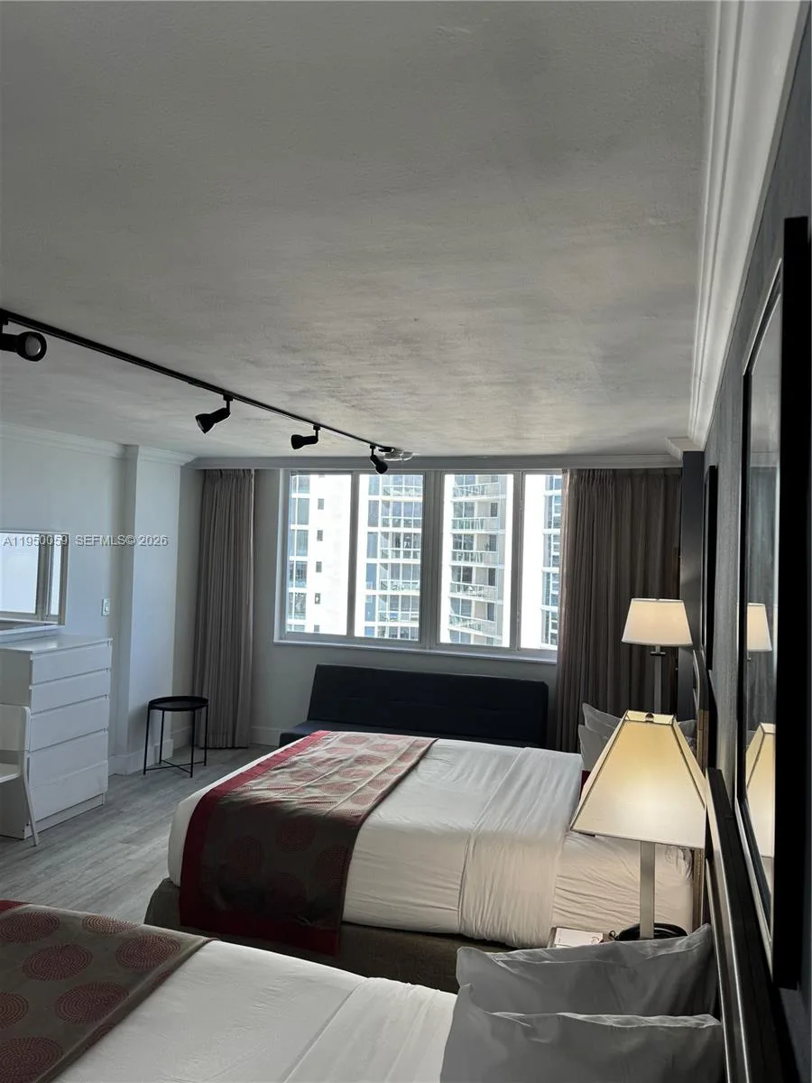 19201 Collins Ave # 1018, Sunny Isles Beach, FL 33160 photo 3