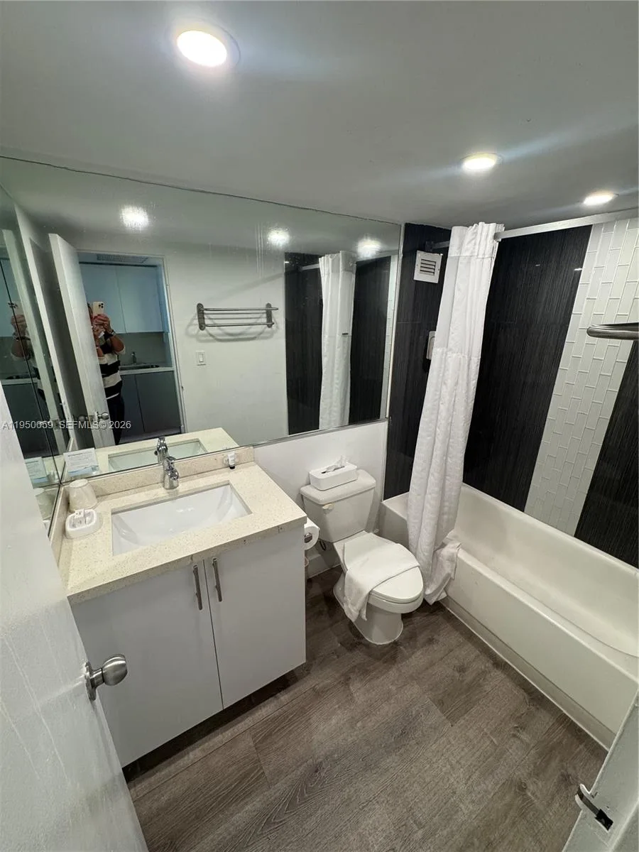 19201 Collins Ave # 1018, Sunny Isles Beach, FL 33160 photo 9
