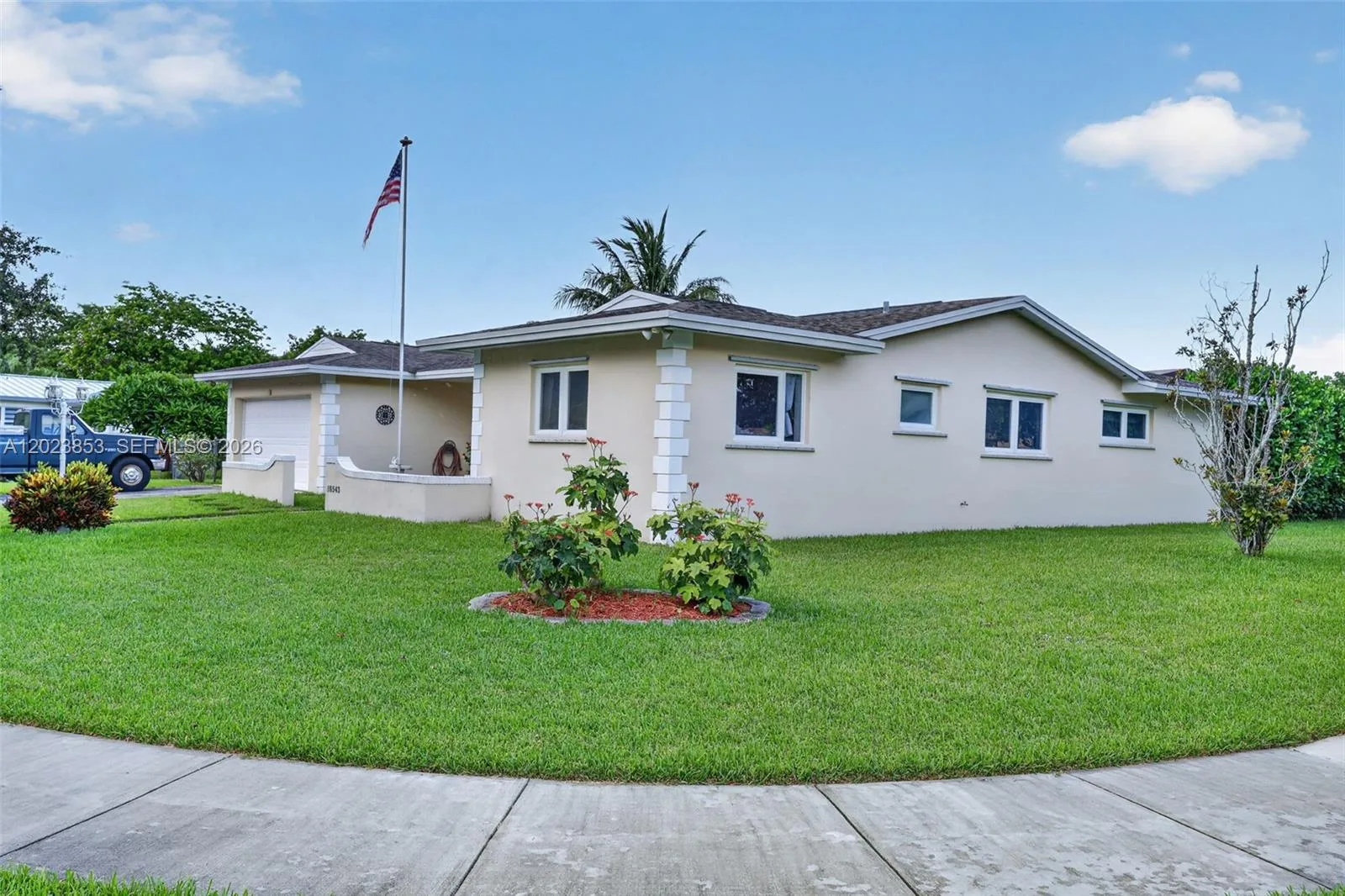 18543 SW 91st Ave, Cutler Bay, FL 33157