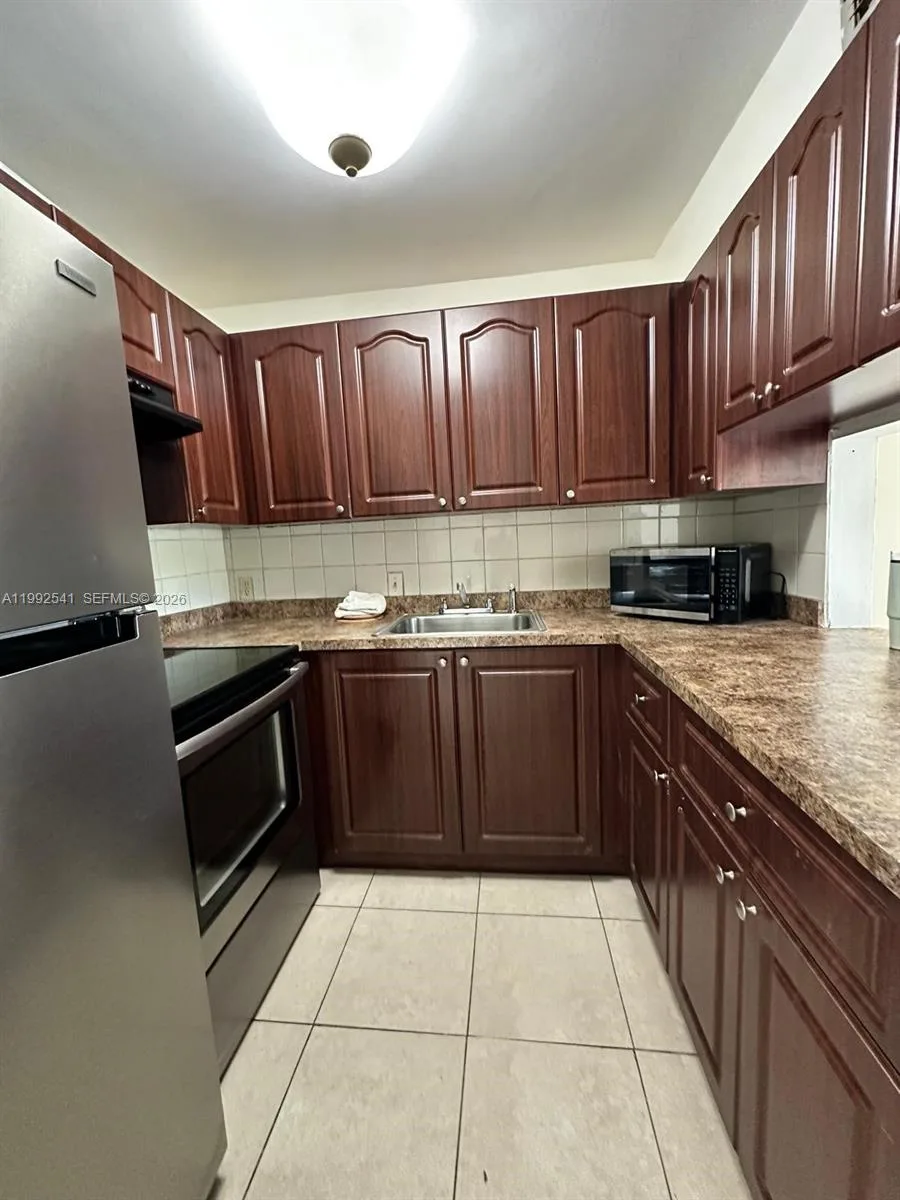 4848 NW 24th Ct # 309, Lauderdale Lakes, FL 33313