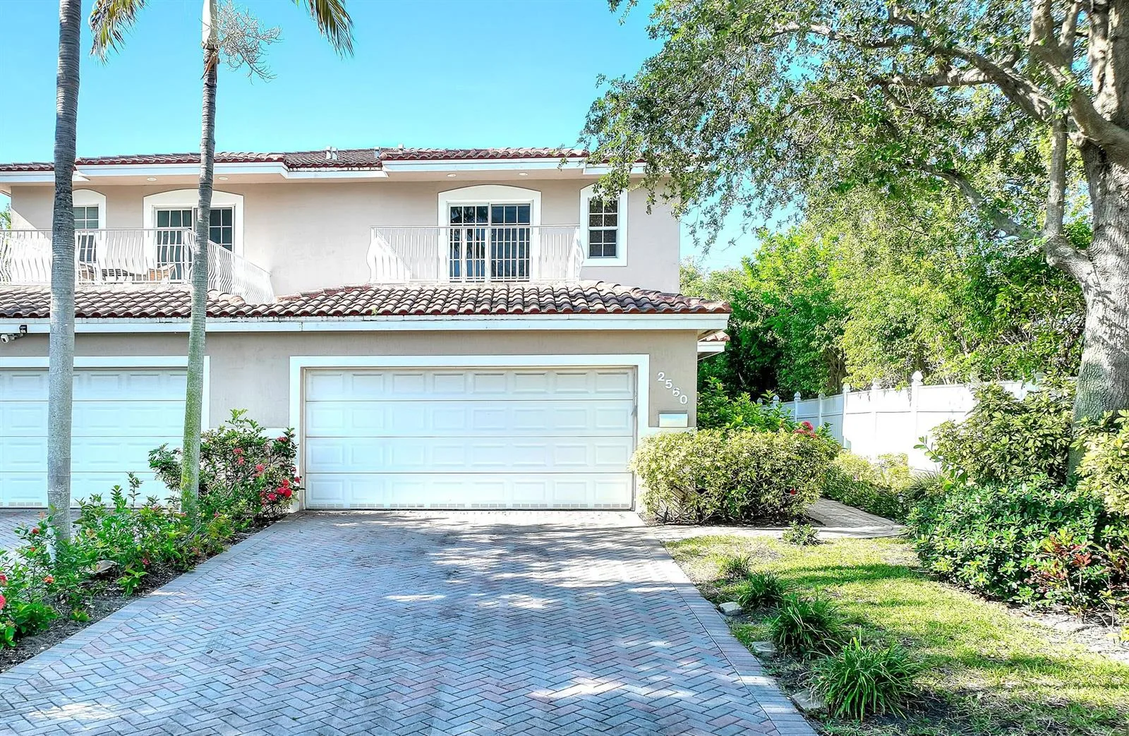 2560 NE 11th Street, Pompano Beach, FL 33062