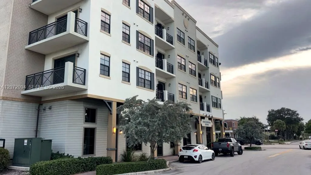 4100 SW 64th Ave # 408, Davie, FL 33314